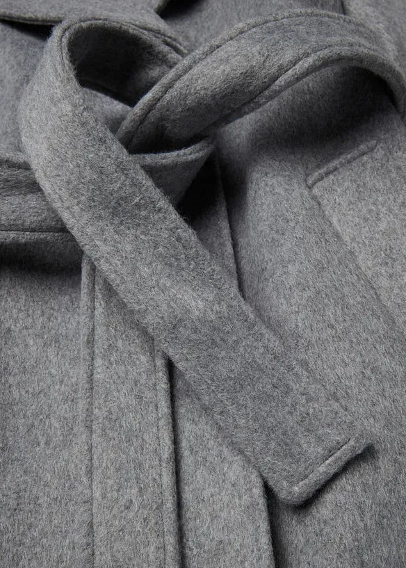 Abrigo largo con cinturon de lazo