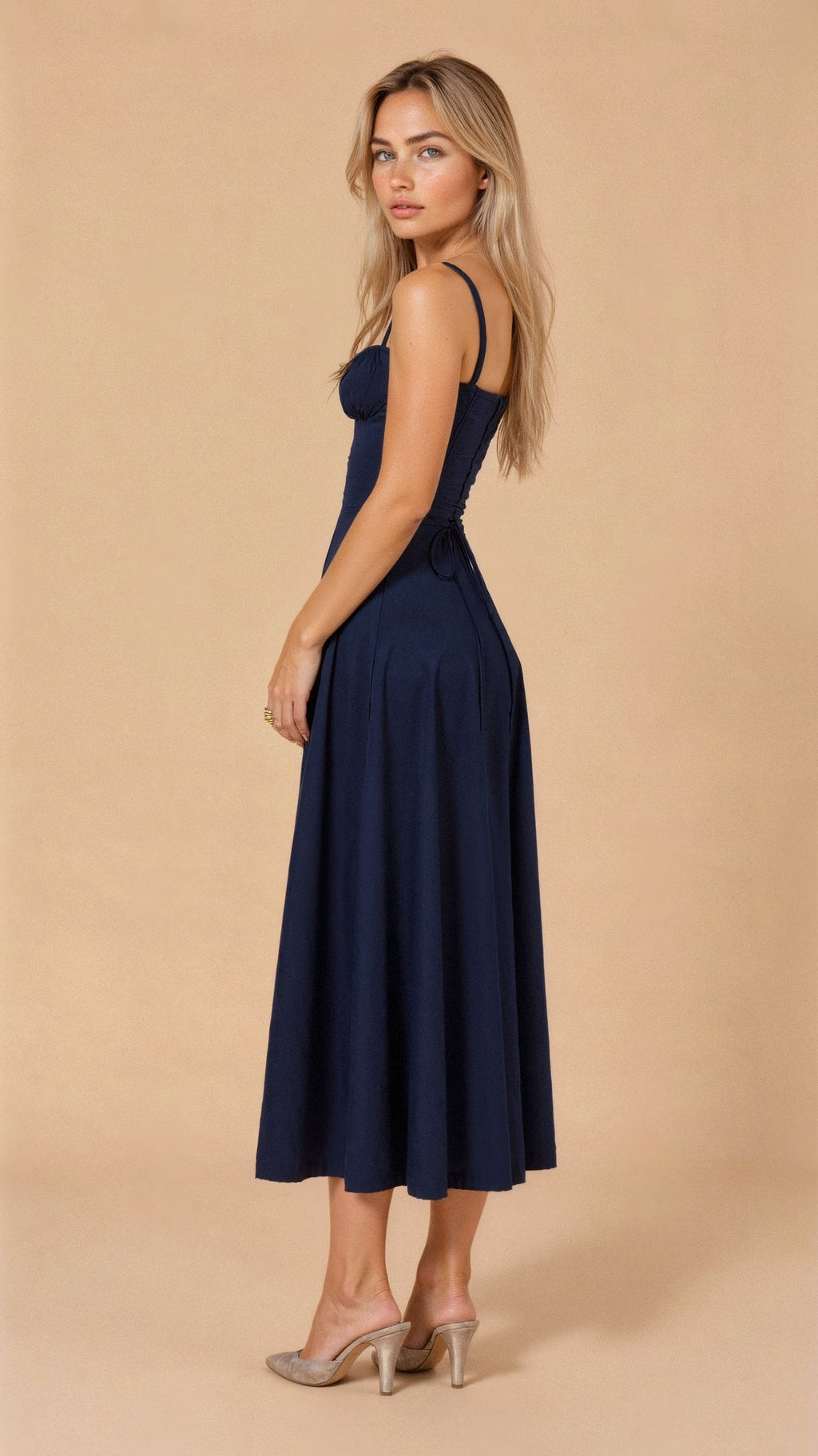 Kiana | Vestido con cintura marcada