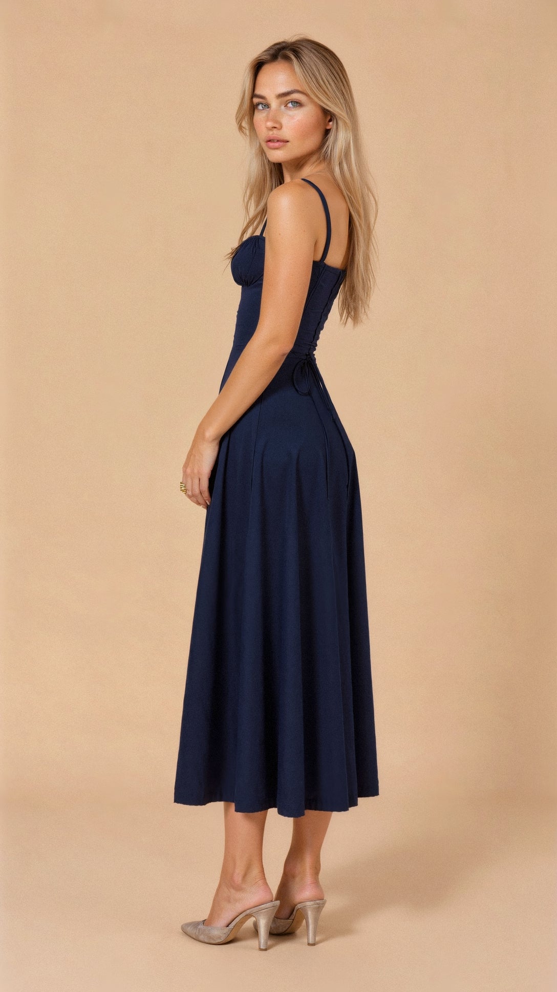 Kiana | Vestido con cintura marcada